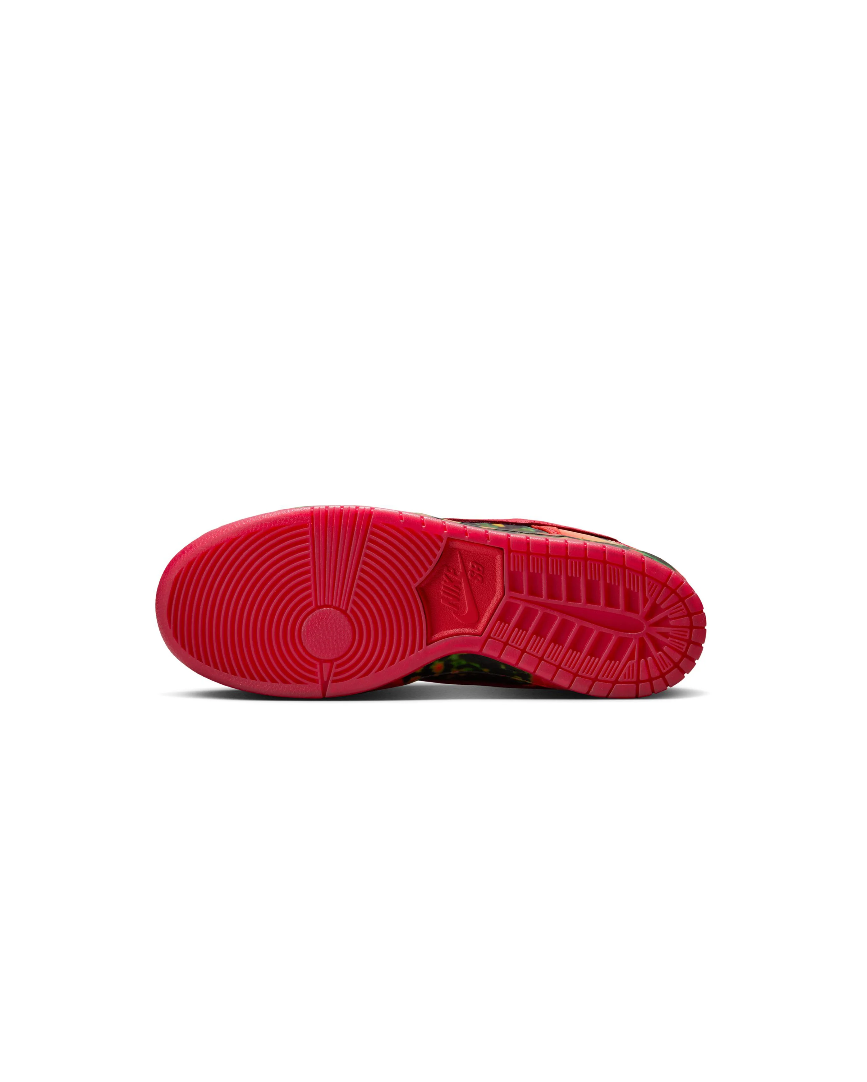 Dunk Low The Wizard of Oz Poppy Field - Image 9