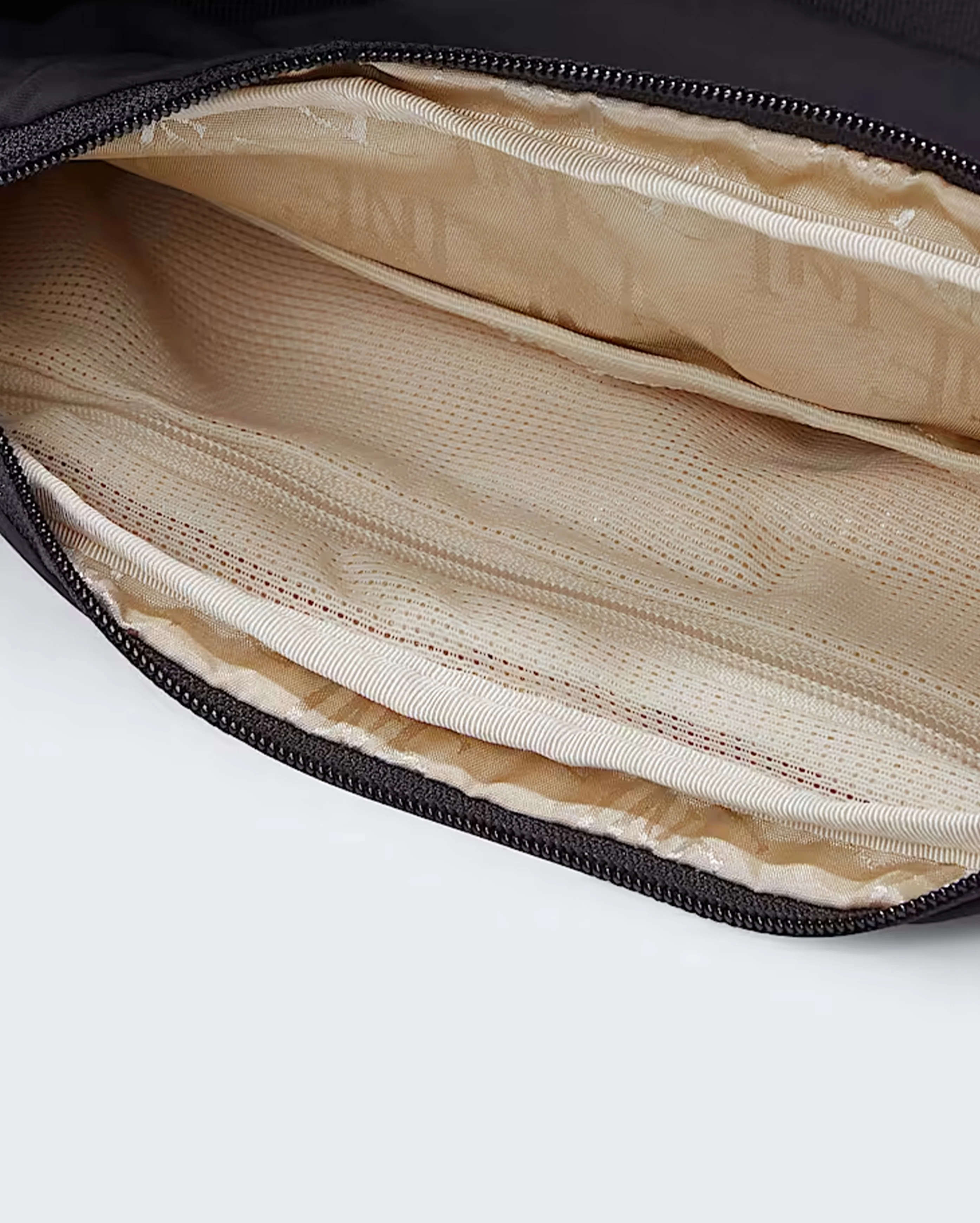 W Never Stop Crossbody TNF Black - Image 4